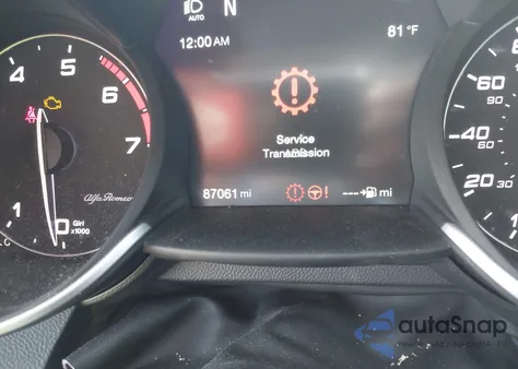 2018 Alfa Romeo Giulia Ti Awd z USA, uszkodzony, nr VIN ZARFAEEN8J7597857